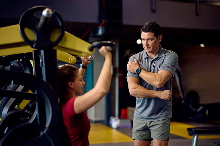 How Can a Personal Trainer Assist You in Reaching Your Fitness Objectives?